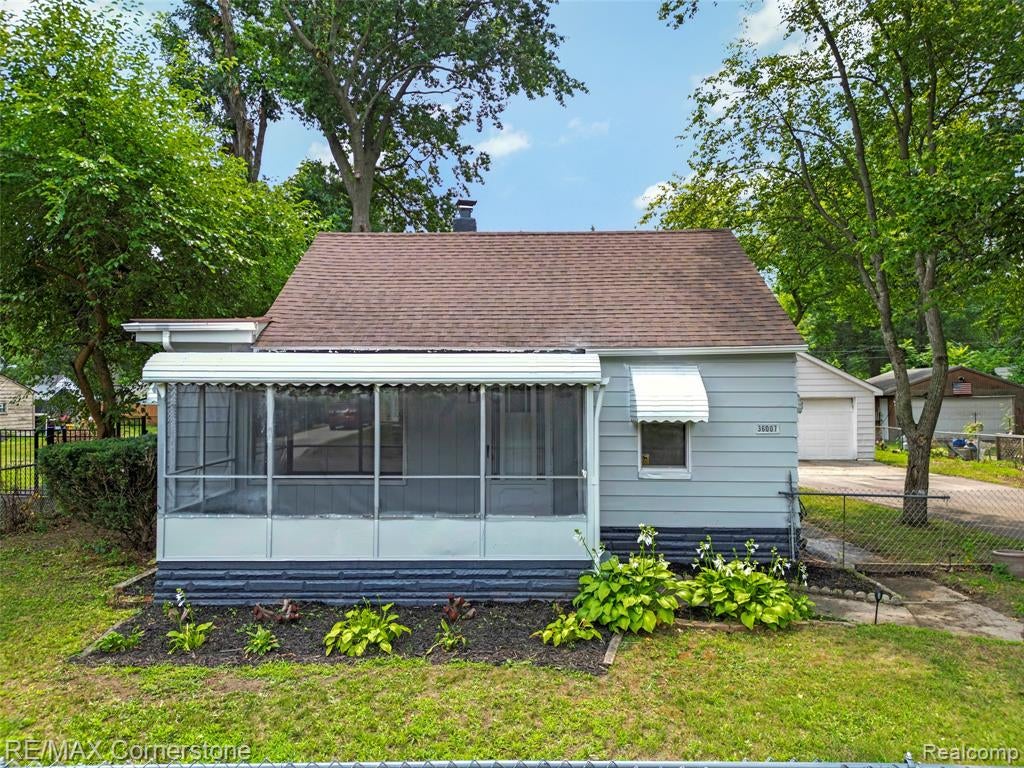 36007 Schley Avenue — photo