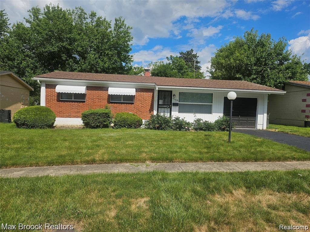 6168 Magnolia — photo