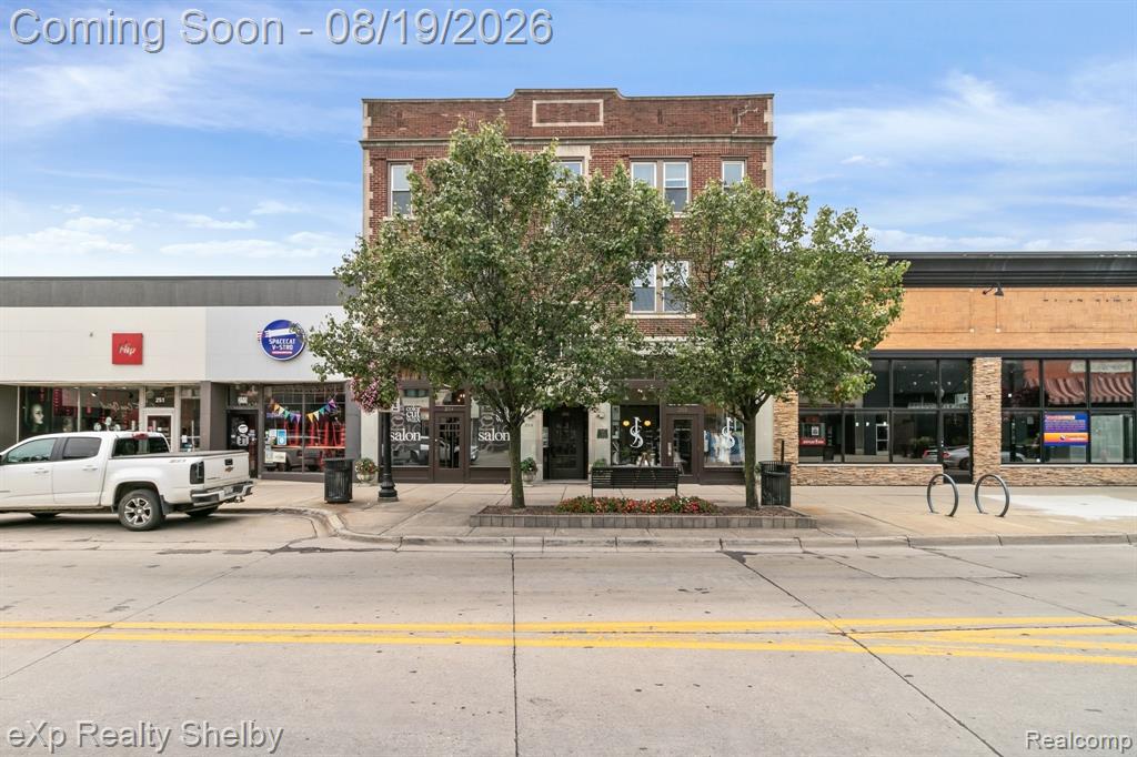 259 W 9 Mile — photo