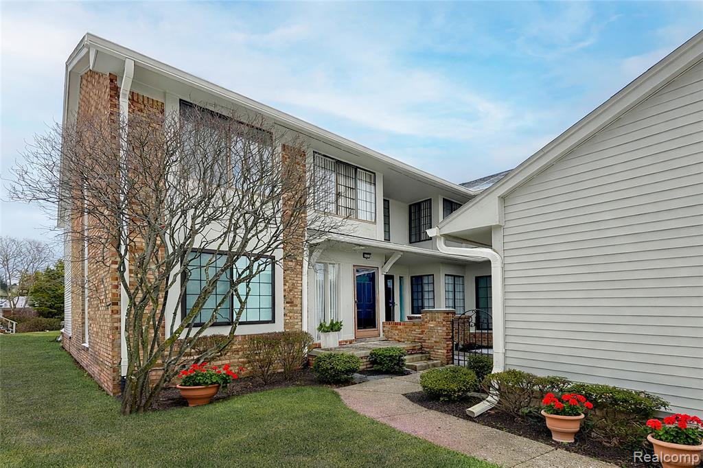 6011 Pebble Lane Court — photo