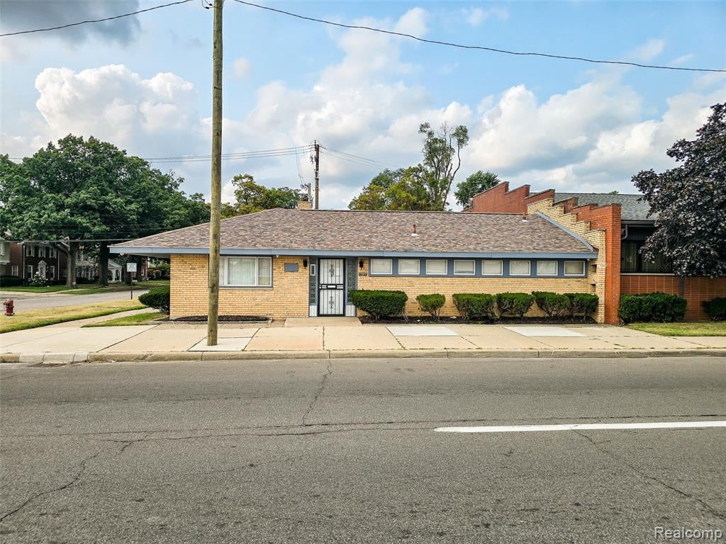 10730 W 7 Mile Road — photo