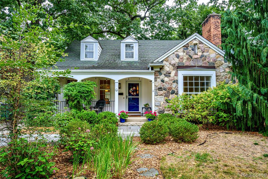 656 W Maplehurst Street — photo