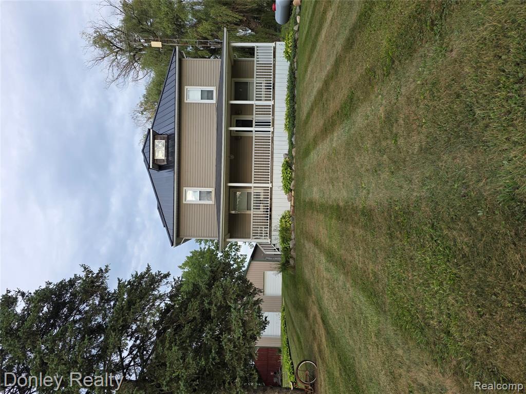3815 Gosline Road — photo