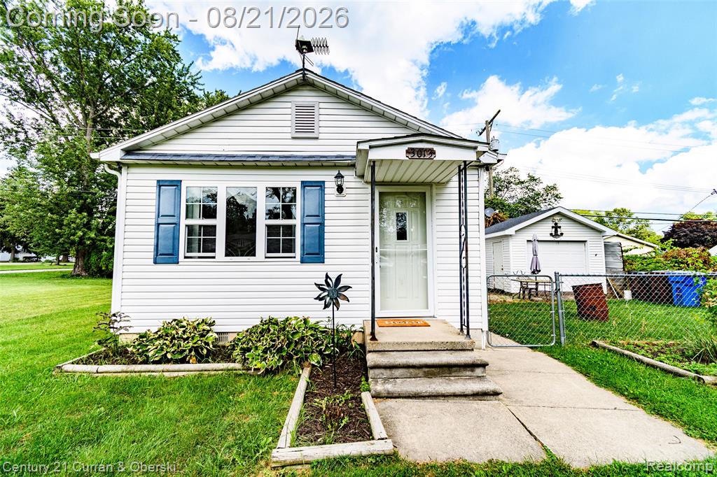 3013 Lakeview Street — photo