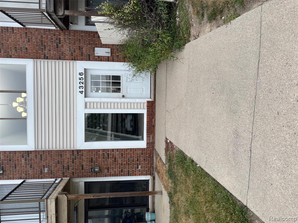 43256 Mound Road — photo