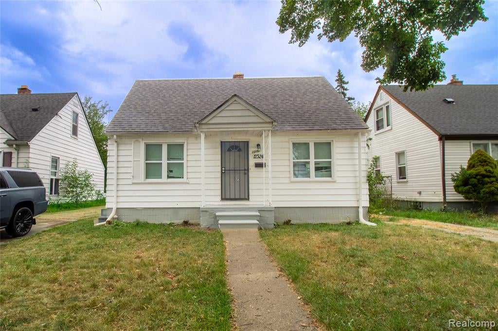 12324 Lansdowne Street — photo