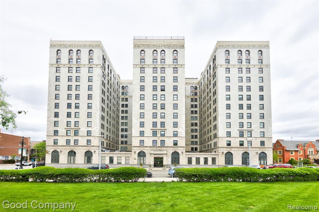 15 E Kirby Street 625 — photo