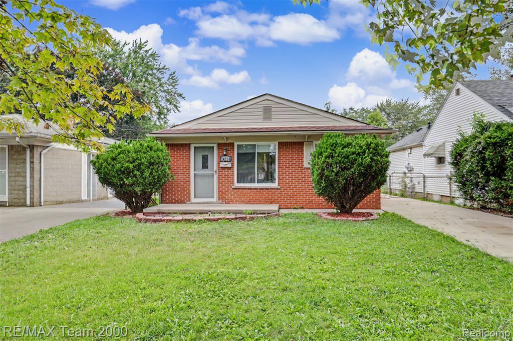 24114 Pennie Street — photo