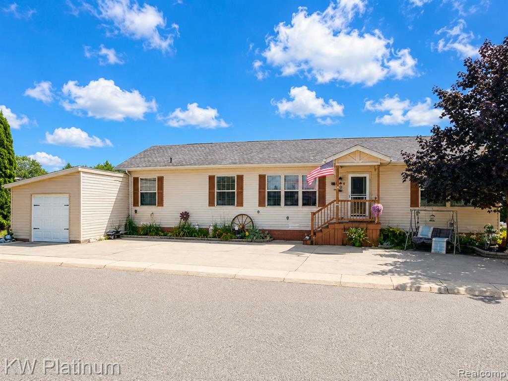 6196 Green Lake Court — photo