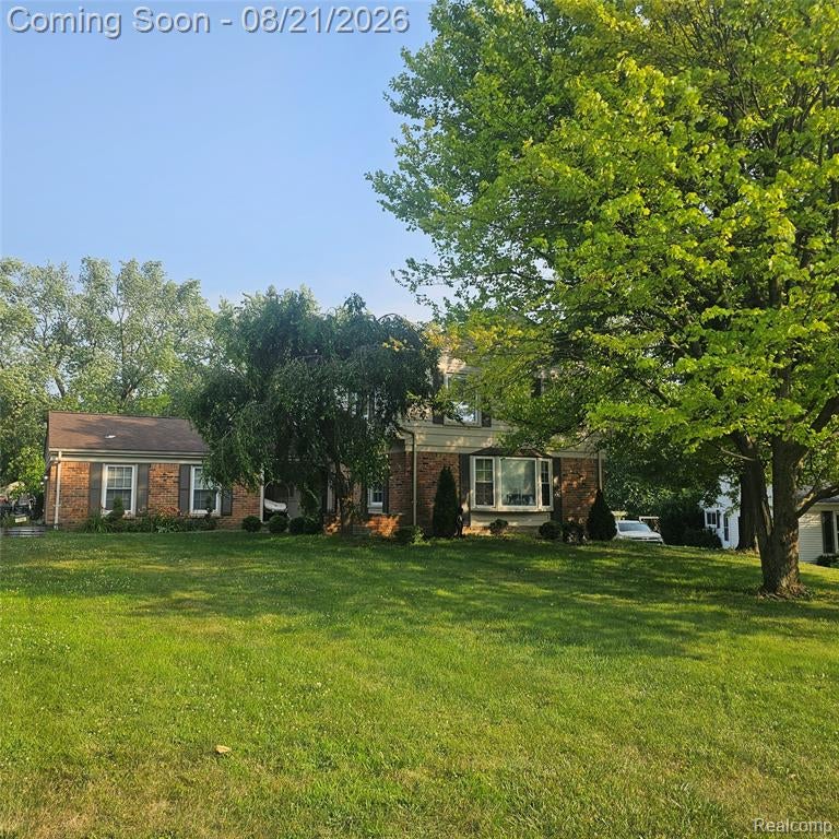 716 Weybridge Drive — photo