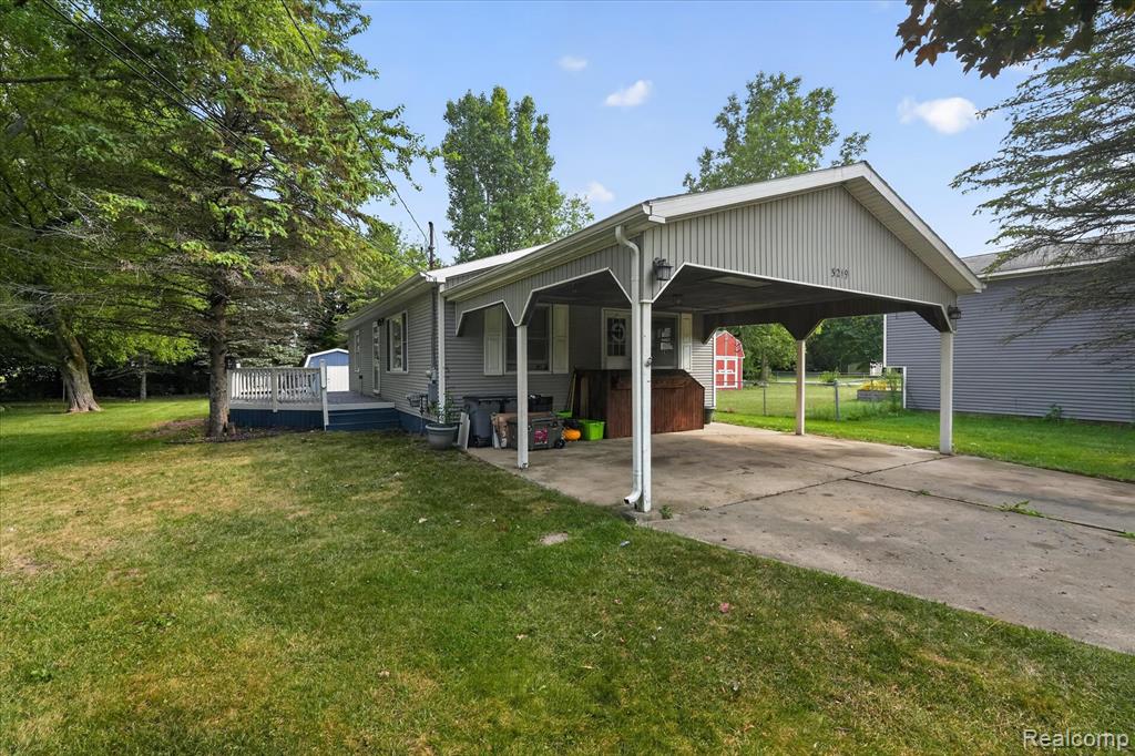 5219 E Carpenter Road, Flint, MI 48506 — photo 2