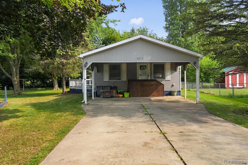5219 E Carpenter Road, Flint, MI 48506 — photo 3