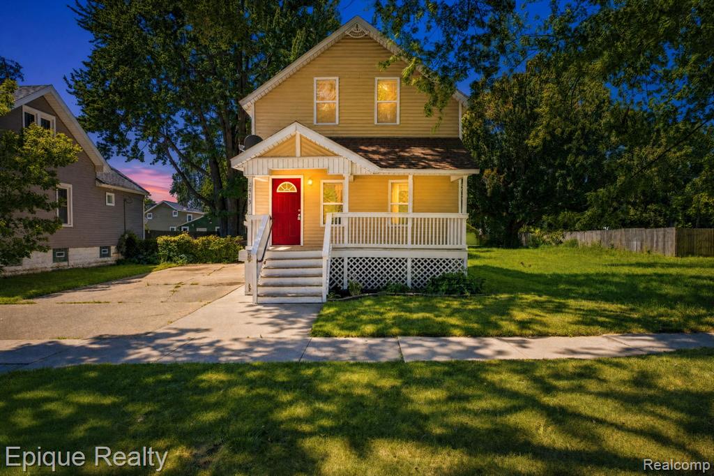 2413 Walnut Street — photo