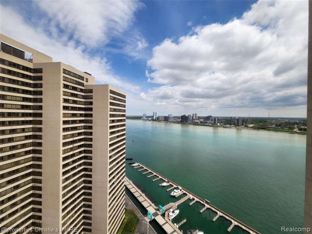 1001 W Jefferson Avenue 4D — photo