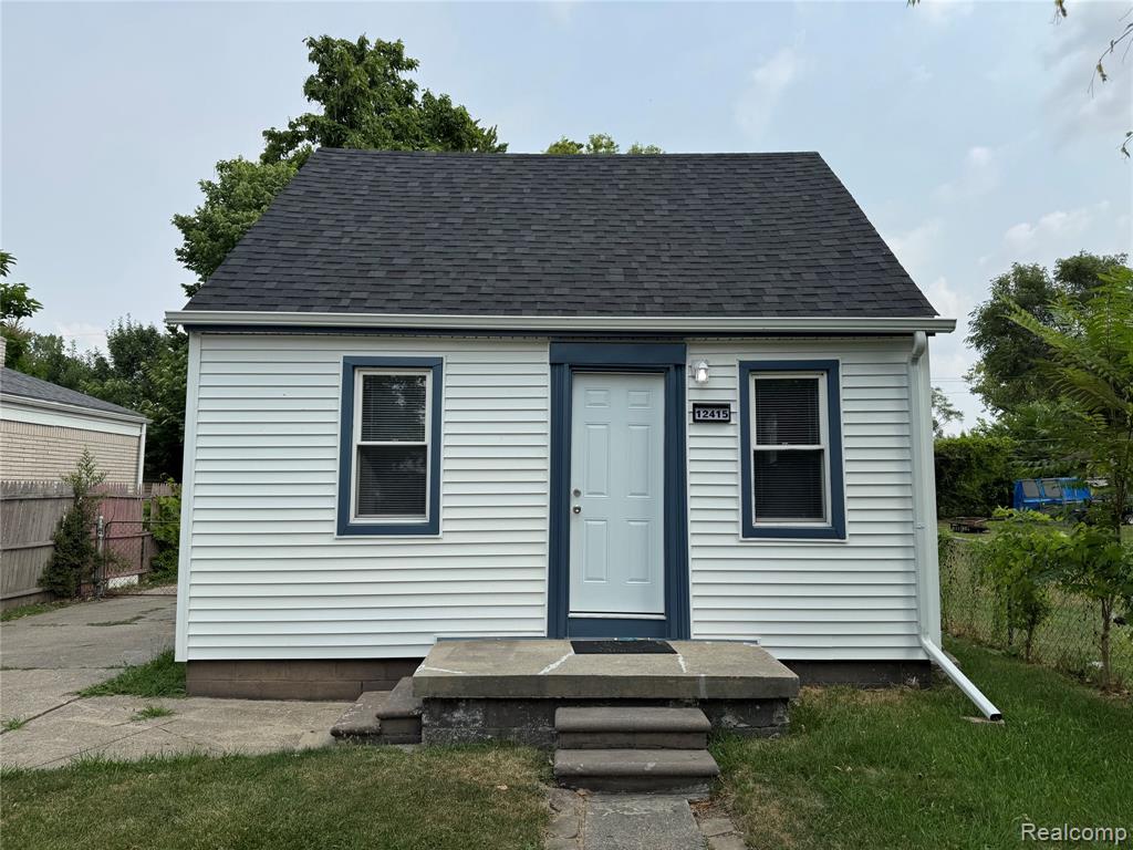12415 Vernon Avenue — photo