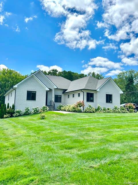 39 Stark Road, Rochester Hills, MI 48307 — photo 2