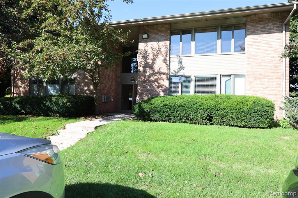 359 Concord Pl Apt 4 — photo