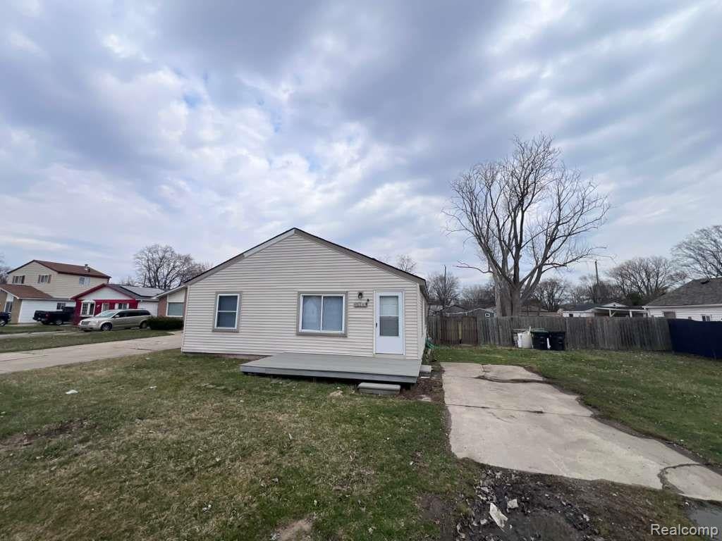 15163 S Beech Daly Road — photo