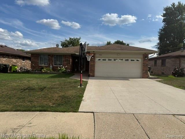 4966 Peachtree Drive — photo