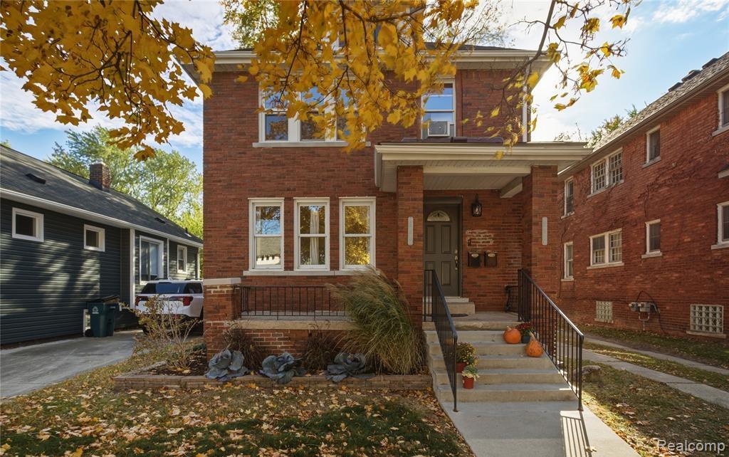 240 E Marshall Street — photo