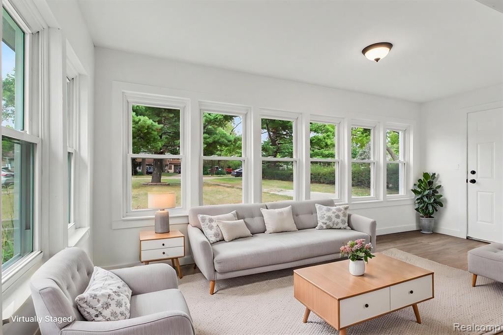 35263 Lewis Street — photo