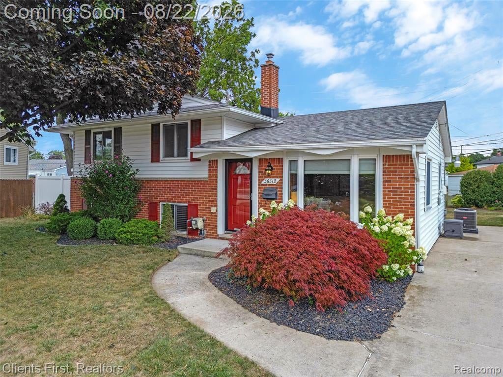 36512 Fairchild Street — photo
