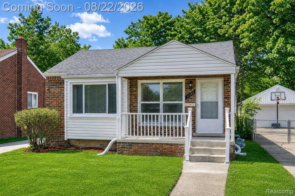 11395 Hazelton — photo