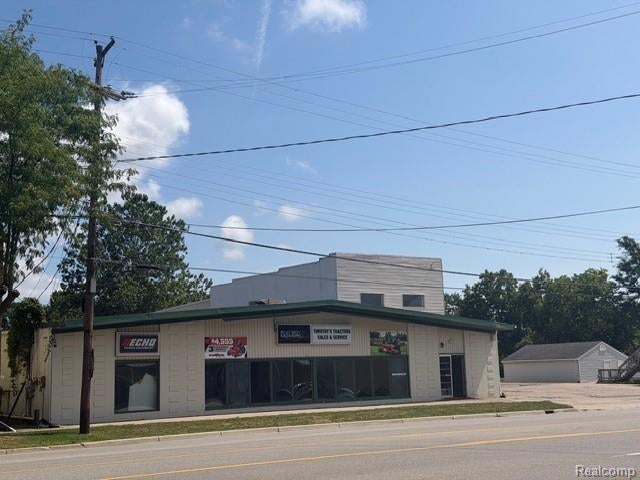 4371 S Saginaw Street — photo