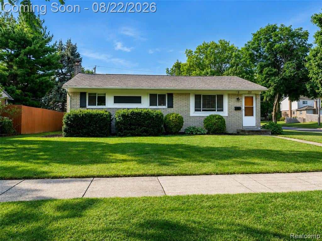 250 Wallace Drive — photo