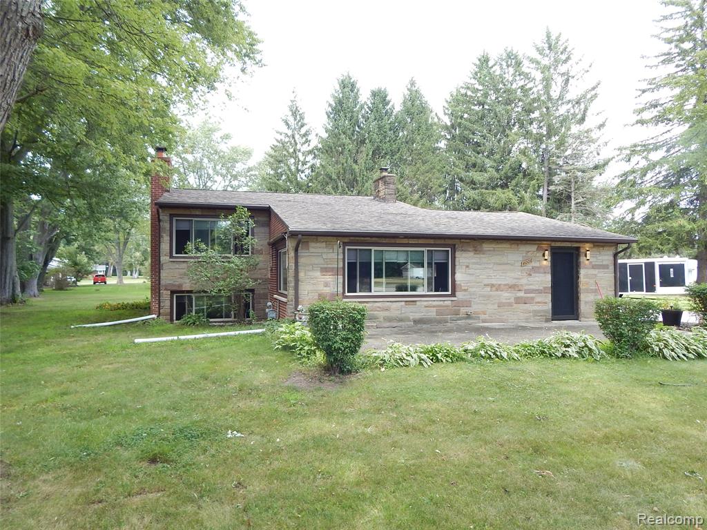 4006 N River Road Road — photo