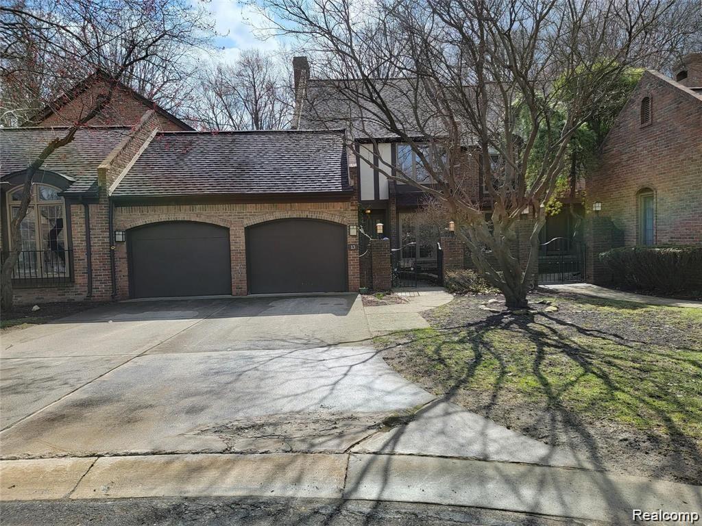 13 Timberlane Court — photo
