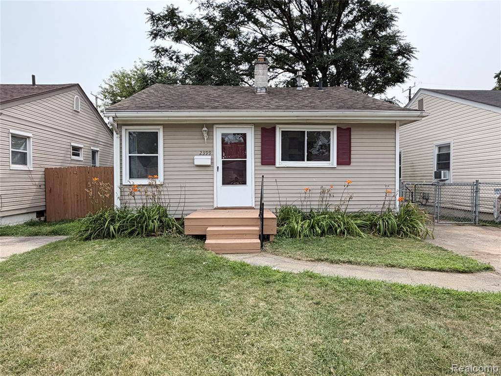 2399 Fisher Street — photo