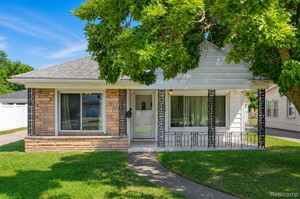 7472 N Vernon Street — photo