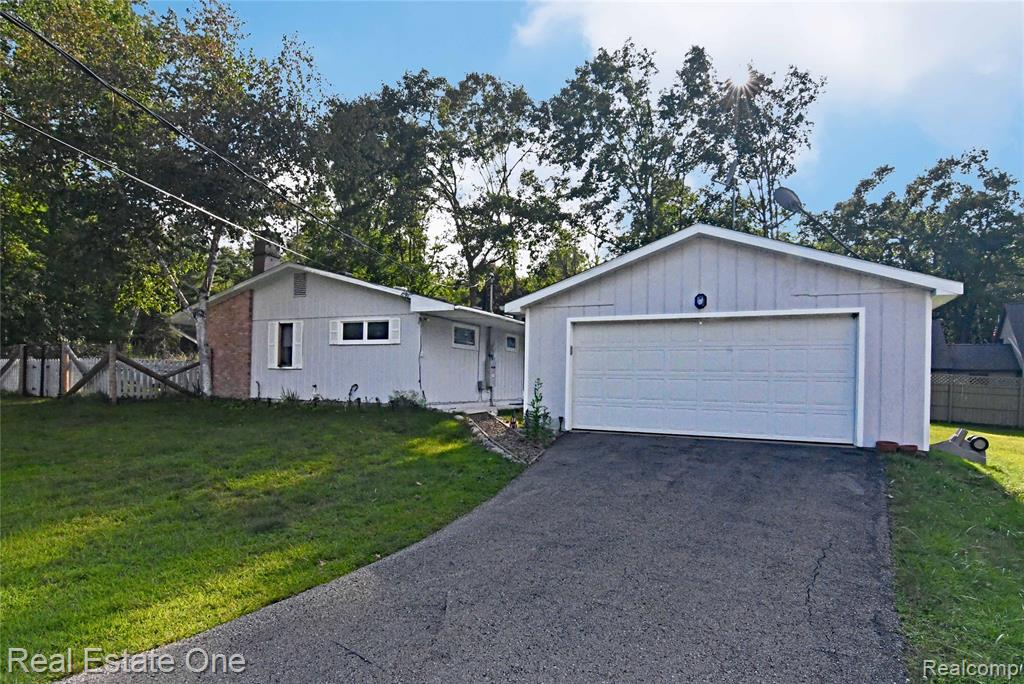 4255 N Ash Road — photo