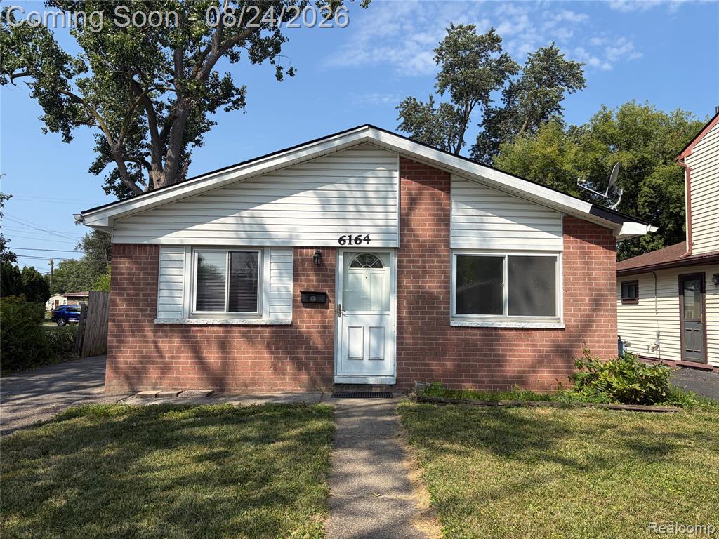 6164 Glenis Street — photo