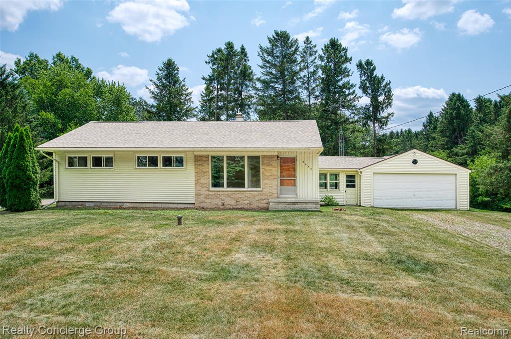 9648 Hyne Road — photo