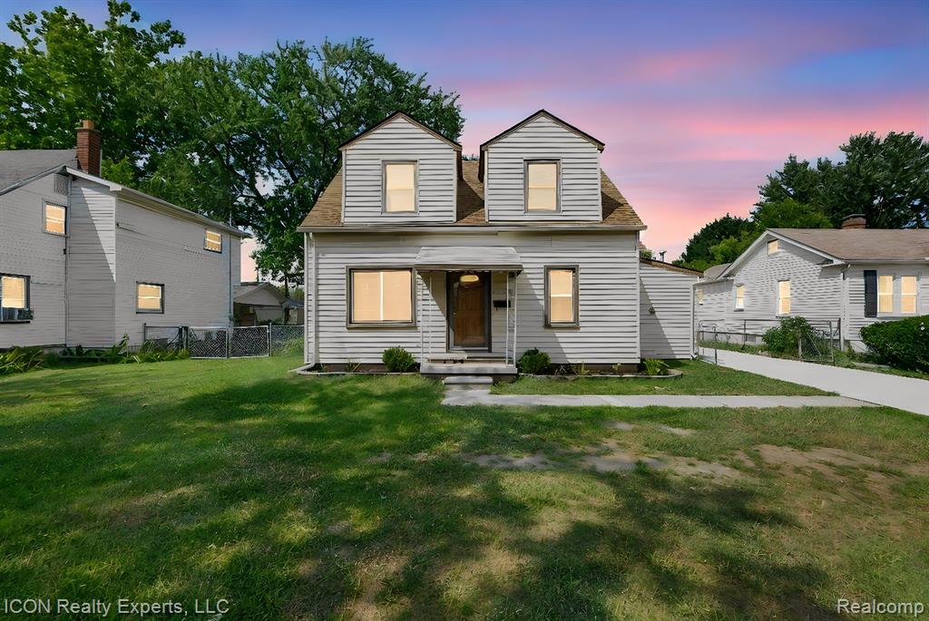 29220 Cambridge Street — photo