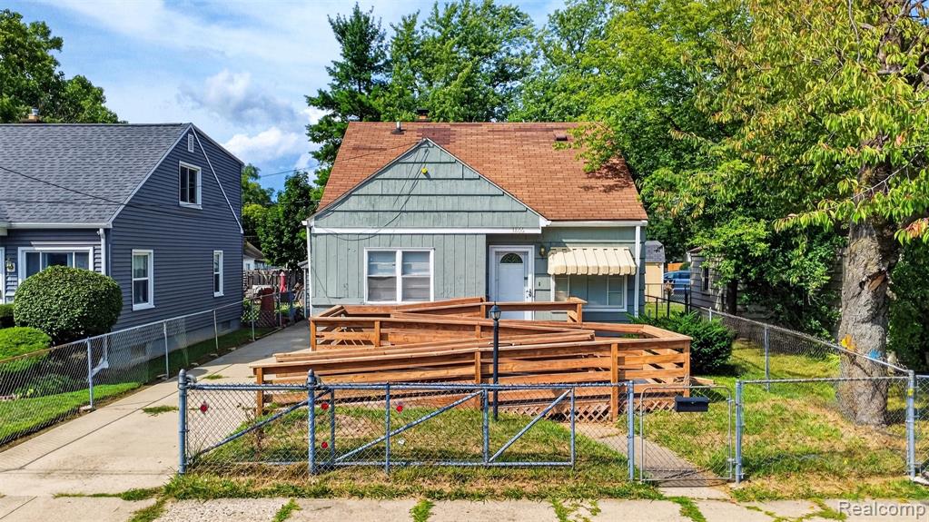 3806 Herrick Street — photo