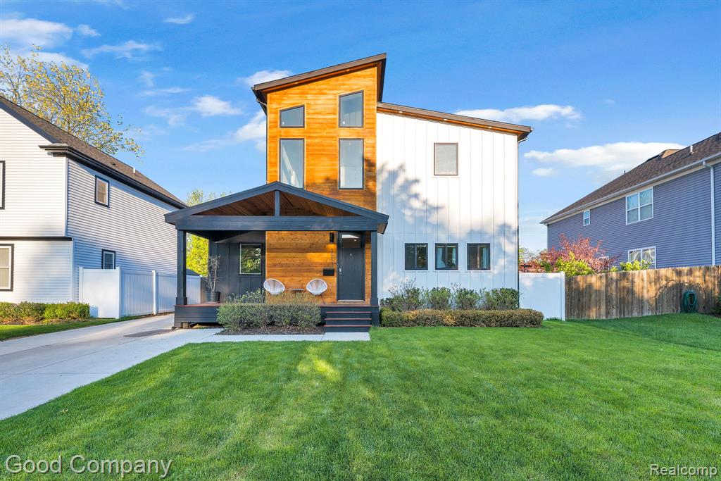 3813 Linwood Avenue — photo