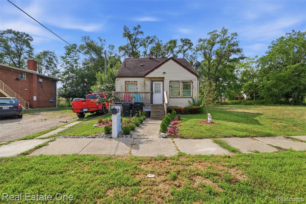 14320 Maiden Street — photo
