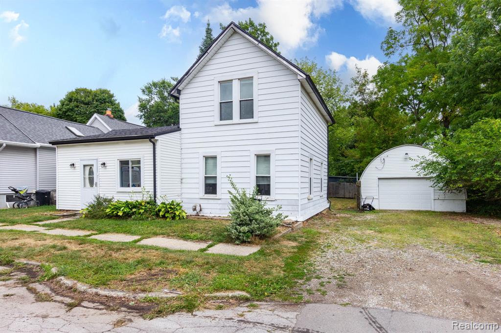 172 Higgins Street — photo