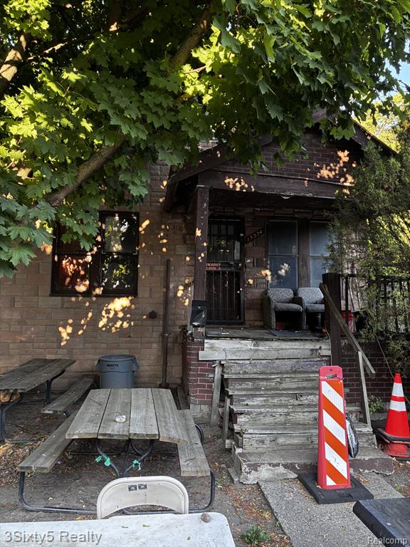 15334 Roselawn Street — photo