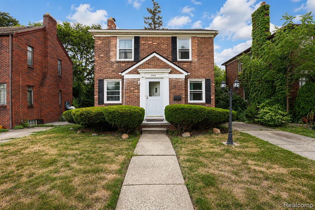 10436 Roxbury Street — photo