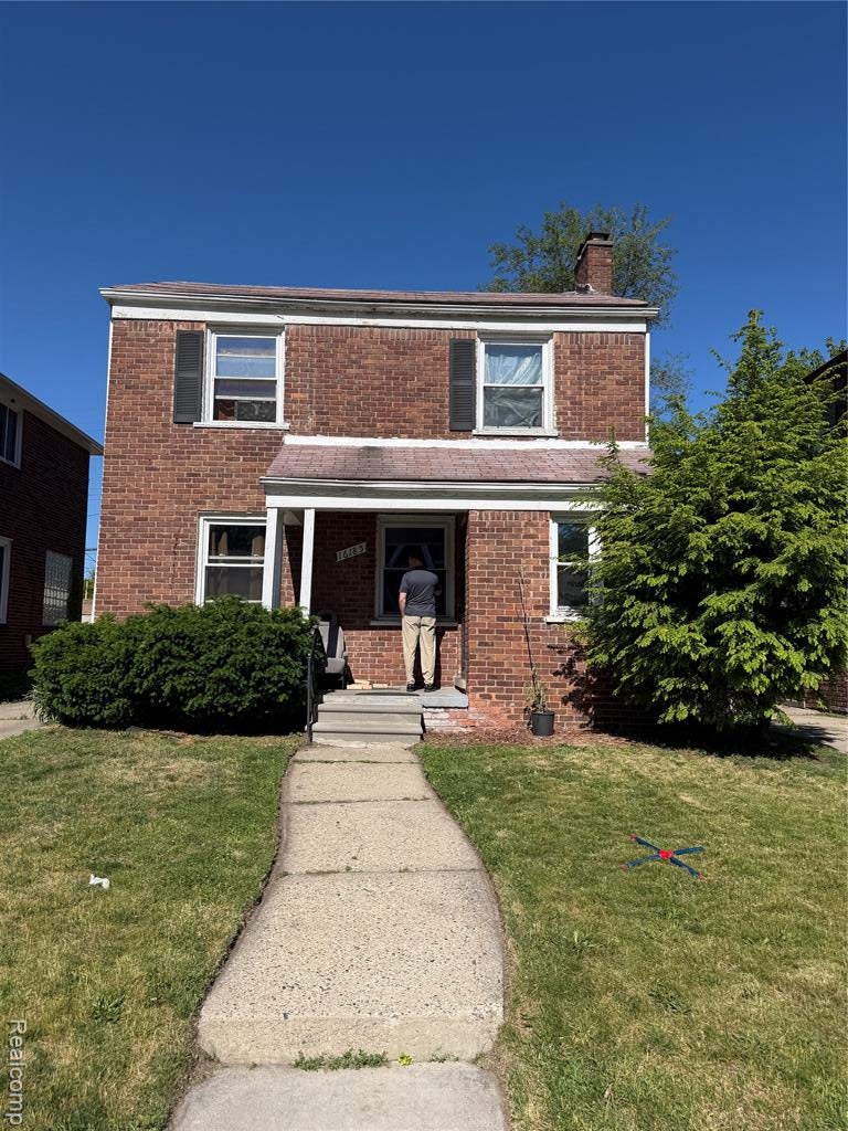 16185 Manor Street — photo