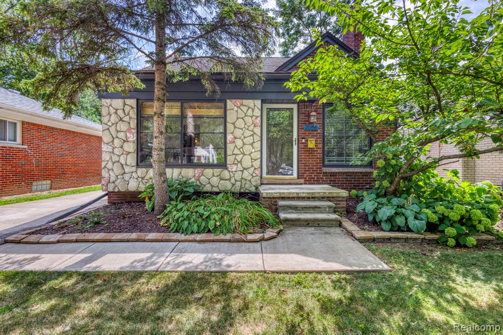 21156 Manchester Boulevard — photo