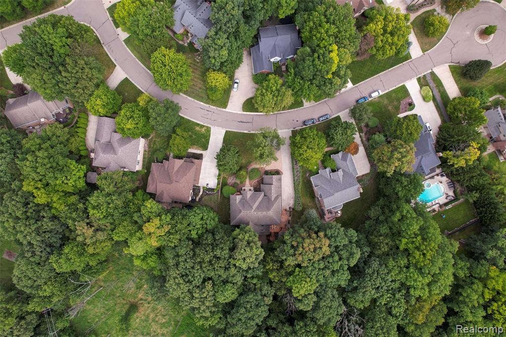 1733 Apple Ridge Court, Rochester Hills, MI 48306 — photo 3