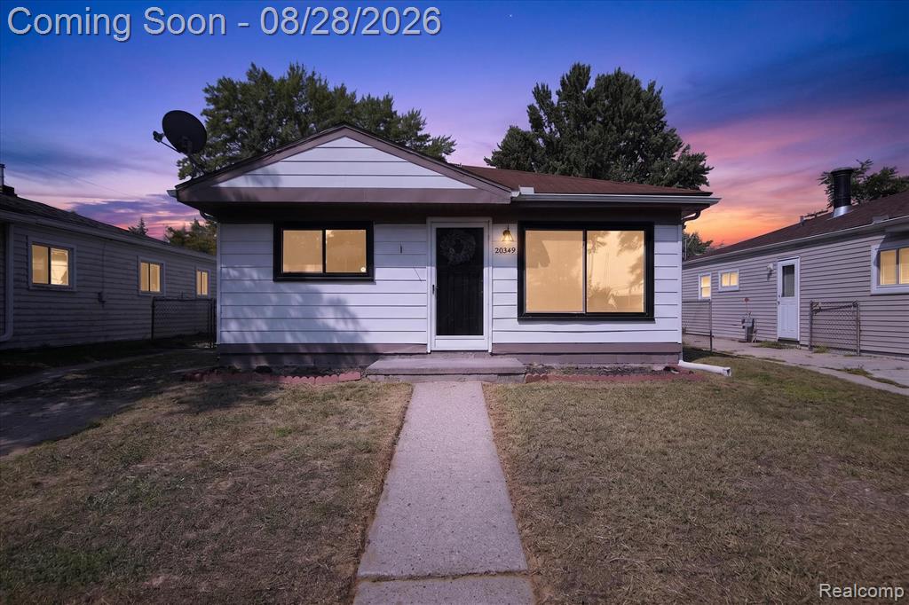 20349 Floral Street — photo