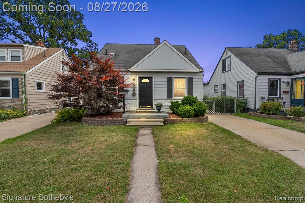 310 E 12 Mile Road — photo