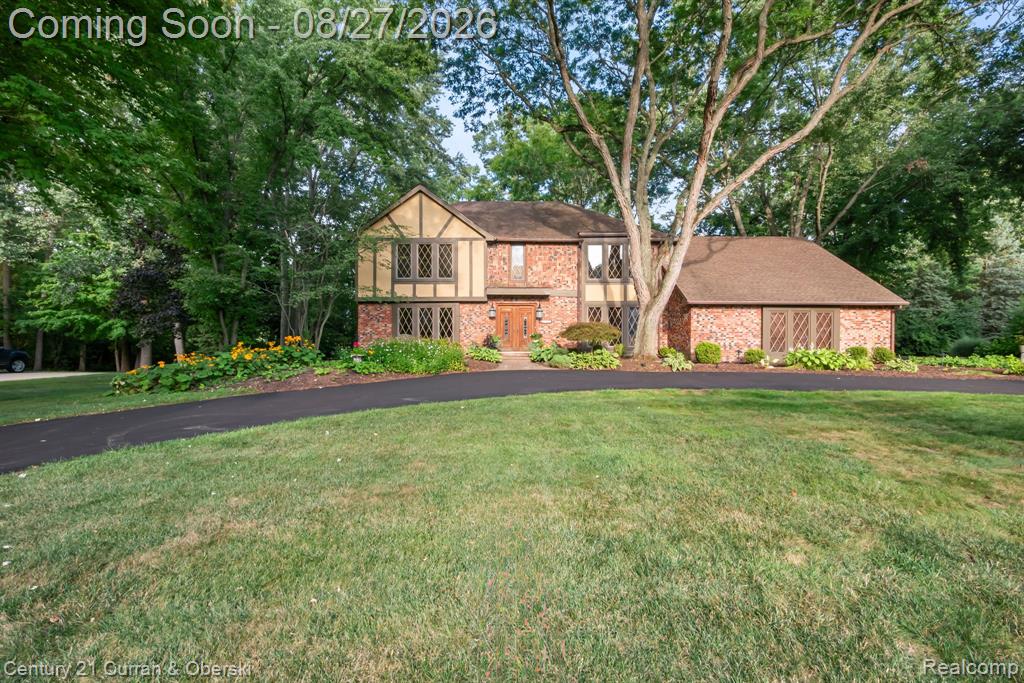 8890 Northampton Drive — photo