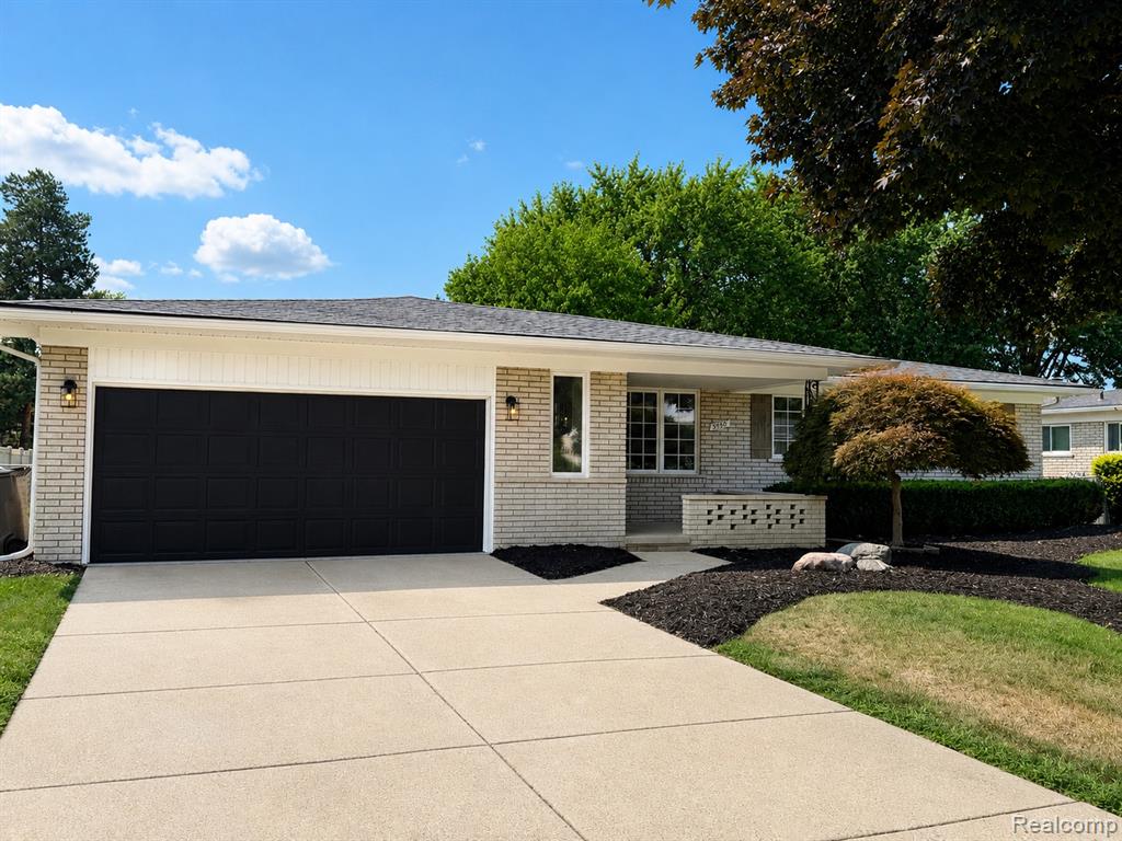 39501 Cobridge Drive — photo